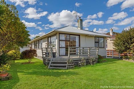 Photo of property in 41 Clyde Crescent, Roslyn, Palmerston North, 4414