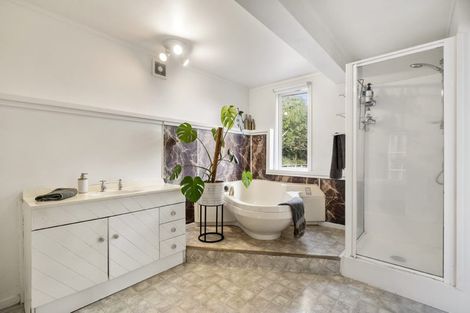 Photo of property in 10a Wilding Avenue, Northcote Point, Auckland, 0627