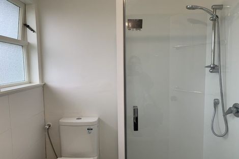 Photo of property in 15 Queenwood Road, Levin, 5510