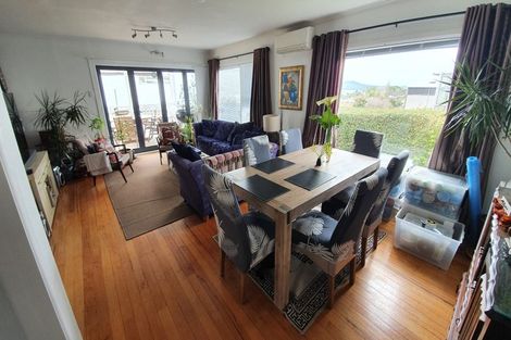 Photo of property in 1a Aberdeen Road, Castor Bay, Auckland, 0620