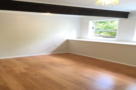 Photo of property in 33 Trelawn Place, Cockle Bay, Auckland, 2014