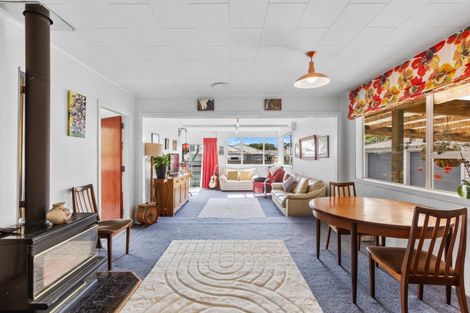 Photo of property in 17 Hinau Street, Inglewood, 4330