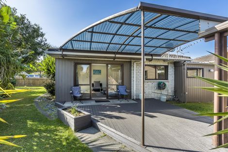 Photo of property in 1/21 Gloaming Place, Conifer Grove, Takanini, 2112