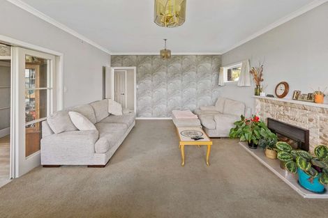 Photo of property in 8 Feltham Street, Hunterville, 4730