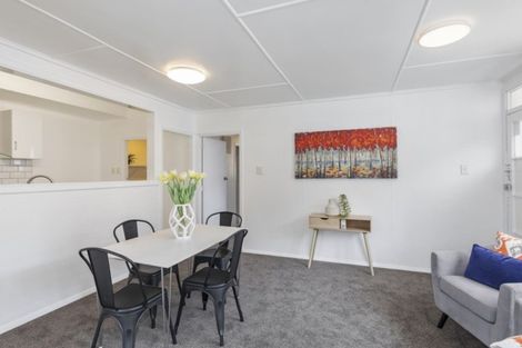 Photo of property in 35 Hanson Grove, Stokes Valley, Lower Hutt, 5019