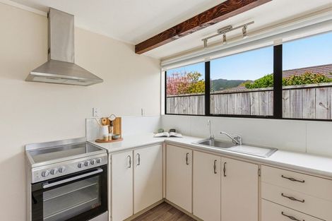 Photo of property in 27 Oriwa Street, Waikanae, 5036