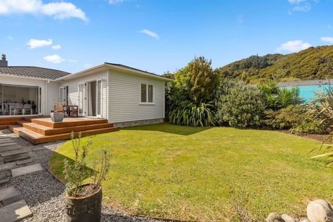 Photo of property in 16 Avon Street, Waterloo, Lower Hutt, 5011