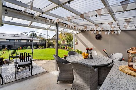 Photo of property in 59 Lismore Street, Merrilands, New Plymouth, 4312