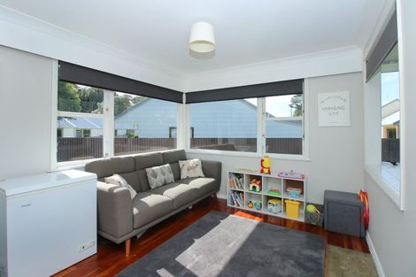 Photo of property in 14 Viscount Place, West End, Palmerston North, 4412
