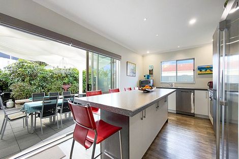 Photo of property in 10 Whiritoa Beach Road, Whiritoa, Whangamata, 3691