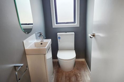 Photo of property in 4/64 Glen Road, Stokes Valley, Lower Hutt, 5019