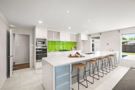 Photo of property in 30 Davaar Crescent, Broomfield, Christchurch, 8042