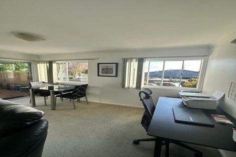 Photo of property in 6 Hume Drive, Hillcrest, Auckland, 0627