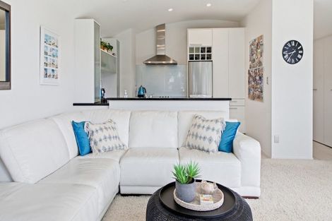 Photo of property in 204/27 Banks Avenue, Mount Maunganui, 3116