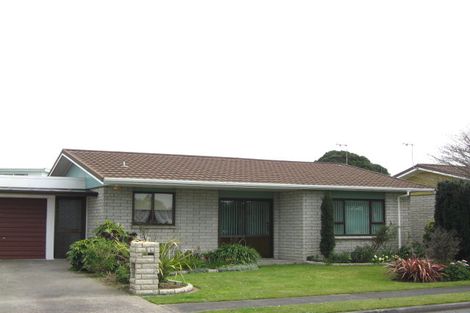 Photo of property in 1/5 Brierley Place, Marfell, New Plymouth, 4310