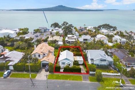 Photo of property in 22 Merani Street, Narrow Neck, Auckland, 0622