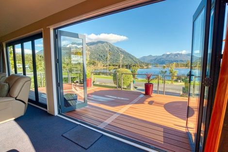 Photo of property in 165 Cashmere Bay Road, Moana, 7875