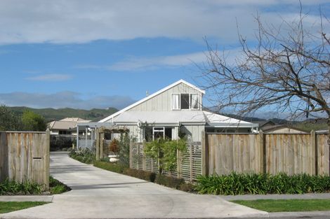 Photo of property in 100 Brookvale Road, Havelock North, 4130