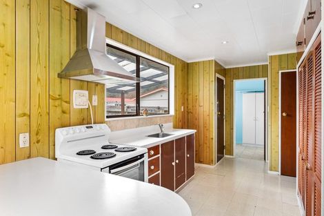 Photo of property in 4 Newburn Grove, Wainuiomata, Lower Hutt, 5014