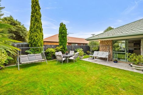Photo of property in 25 Farquhars Road, Redwood, Christchurch, 8051