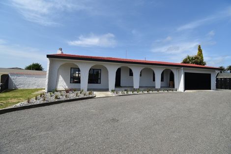 Photo of property in 12 Te Kama Street, Levin, 5510