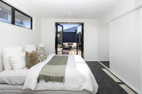 Photo of property in 2/47 Sturrocks Road, Redwood, Christchurch, 8051