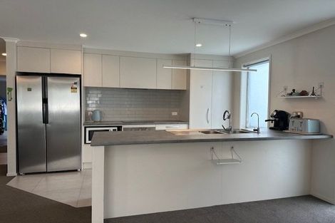 Photo of property in 11 Raynor Crescent, Pyes Pa, Tauranga, 3112