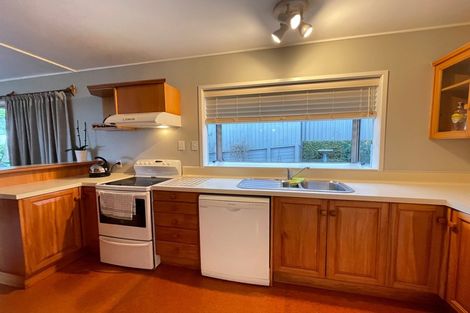 Photo of property in 2/11 Parr Terrace, Castor Bay, Auckland, 0620