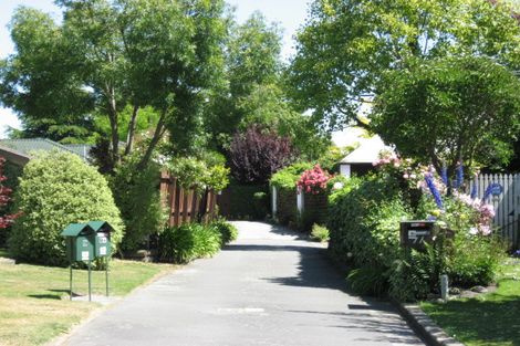 Photo of property in 9 Kingham Place, Avonhead, Christchurch, 8042