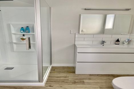 Photo of property in 184 Dowse Drive, Maungaraki, Lower Hutt, 5010