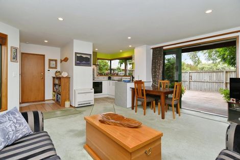 Photo of property in 1/5 Winters Road, Redwood, Christchurch, 8051