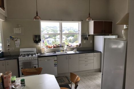 Photo of property in 66 Central Terrace, Kelburn, Wellington, 6012