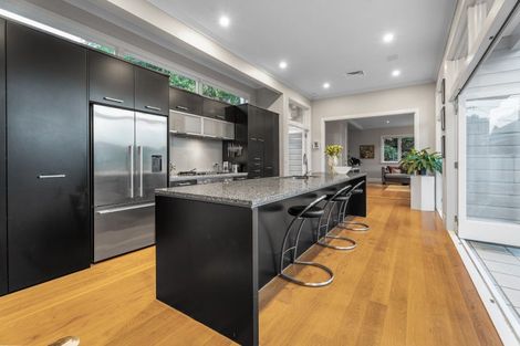 Photo of property in 21 St Aubyn Street, Devonport, Auckland, 0624