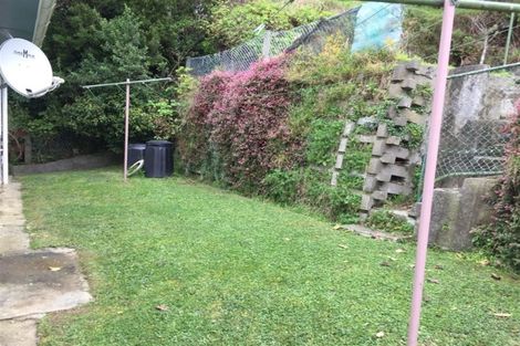 Photo of property in 143 Newlands Road, Newlands, Wellington, 6037