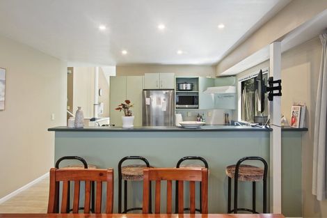 Photo of property in 16a Kingsclere Place, Goodwood Heights, Auckland, 2105