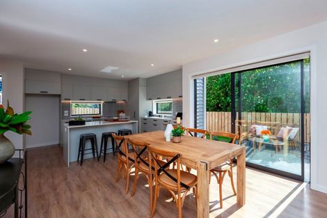 Photo of property in 77 Amohia Street, Paraparaumu, 5032