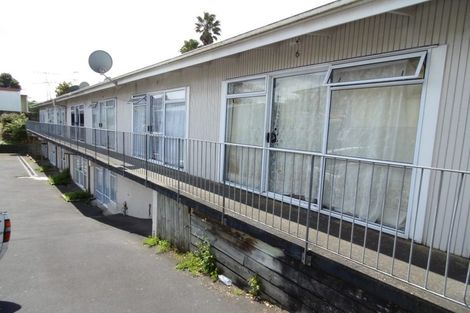 Photo of property in 2/30 Fairburn Road, Otahuhu, Auckland, 1062