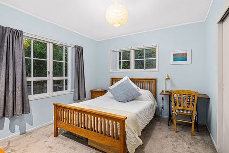 Photo of property in 2/220 East Coast Road, Forrest Hill, Auckland, 0620