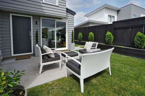 Photo of property in 2 Lake Crescent, Hamilton Lake, Hamilton, 3204