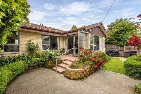 Photo of property in 2/87a Middlepark Road, Sockburn, Christchurch, 8042