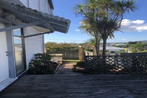 Photo of property in 12 Handley Avenue, Narrow Neck, Auckland, 0624