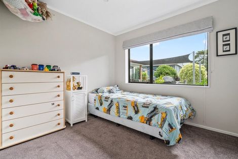 Photo of property in 8 Kuripaka Crescent, The Gardens, Auckland, 2105