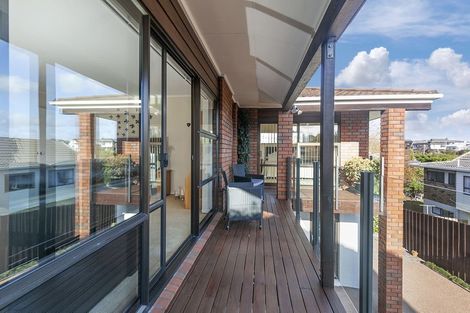 Photo of property in 2/8 Harley Road, Hauraki, Auckland, 0622