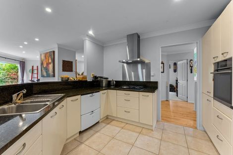 Photo of property in 12 Stonedge Lane, Rosedale, Auckland, 0632
