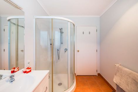 Photo of property in 139 Guildford Drive, Paraparaumu Beach, Paraparaumu, 5032