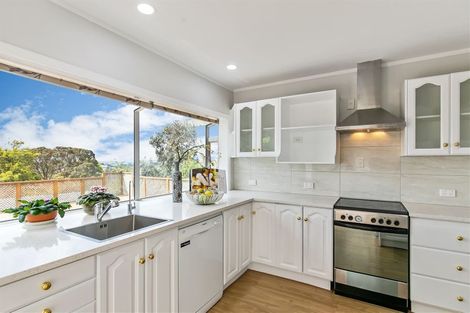 Photo of property in 33 Agincourt Street, Glenfield, Auckland, 0629