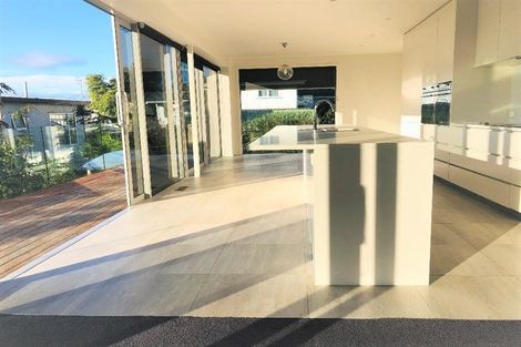 Photo of property in 1/14 Rothesay Bay Road, Rothesay Bay, Auckland, 0630