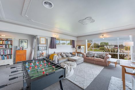 Photo of property in 30 Timaru Road, Waimate, 7924