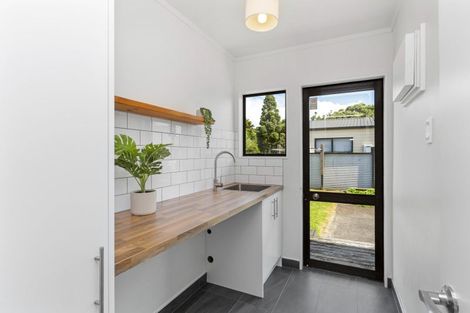 Photo of property in 46 Wallis Street, Raglan, 3225