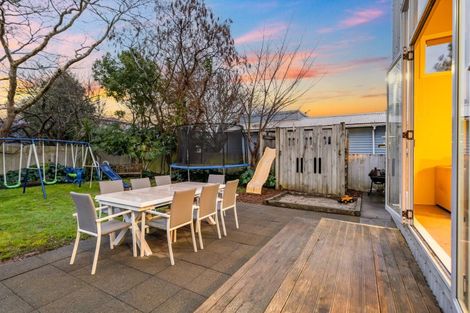 Photo of property in 35 Royal Street, Upper Hutt Central, Upper Hutt, 5018